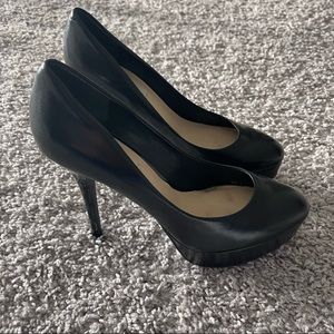 Black Guess pumps size 8.5